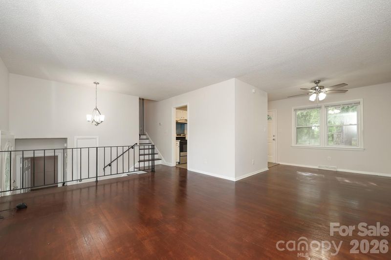 5001 Springview Rd, Charlotte, NC 28213