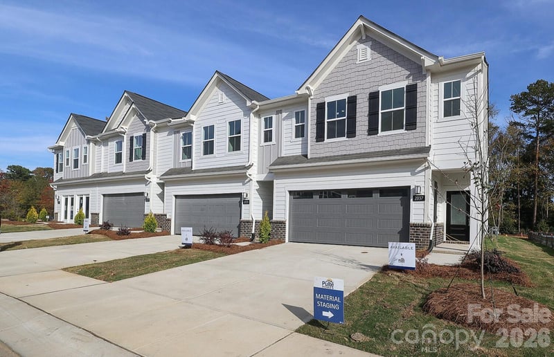 2019 Bayou Trace Dr, Charlotte, NC 28262
