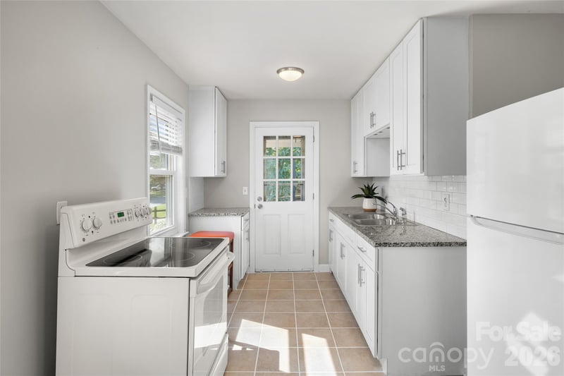 13 Browndale Rd, Asheville, NC 28805