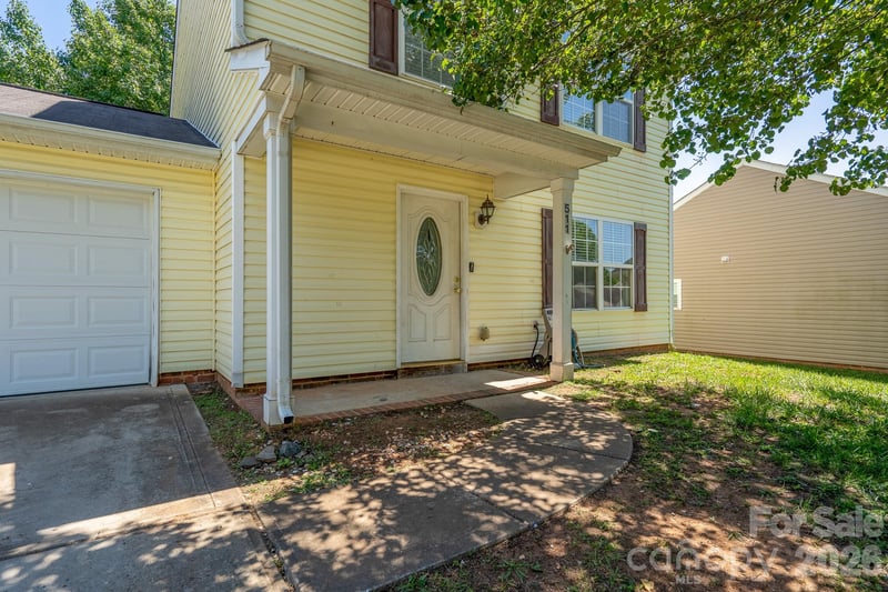 511 Lightspun Ln, Charlotte, NC 28216