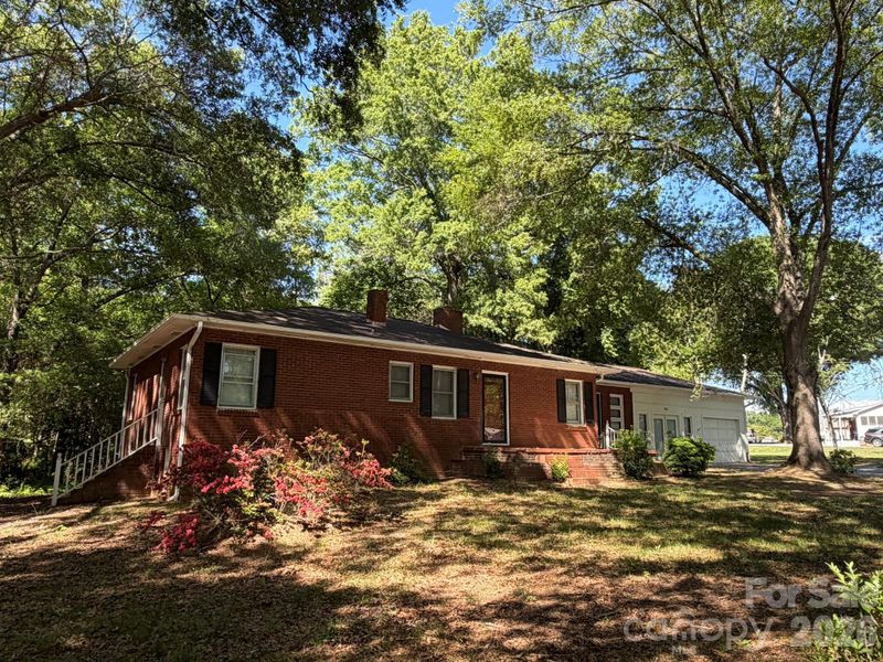 382 Alexis High Shoals Rd, Dallas, NC 28034