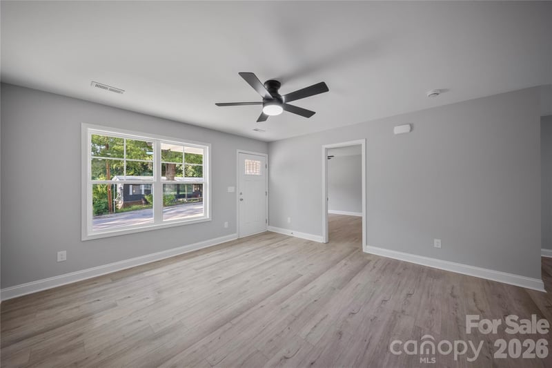 303 W 9th St, Kannapolis, NC 28081