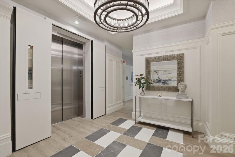 130 Cherokee Rd #503, Charlotte, NC 28207