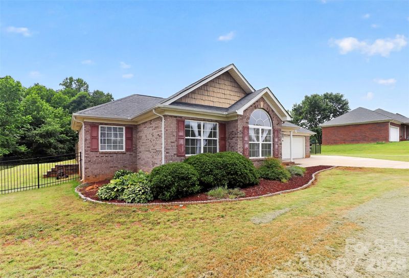 2823 Gourdvine Dr, Marshville, NC 28103