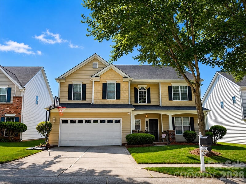 9806 Back Acre Dr, Charlotte, NC 28213