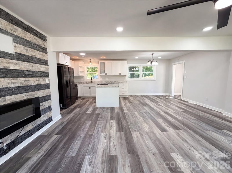 4030 Angus Dr, Gastonia, NC 28056
