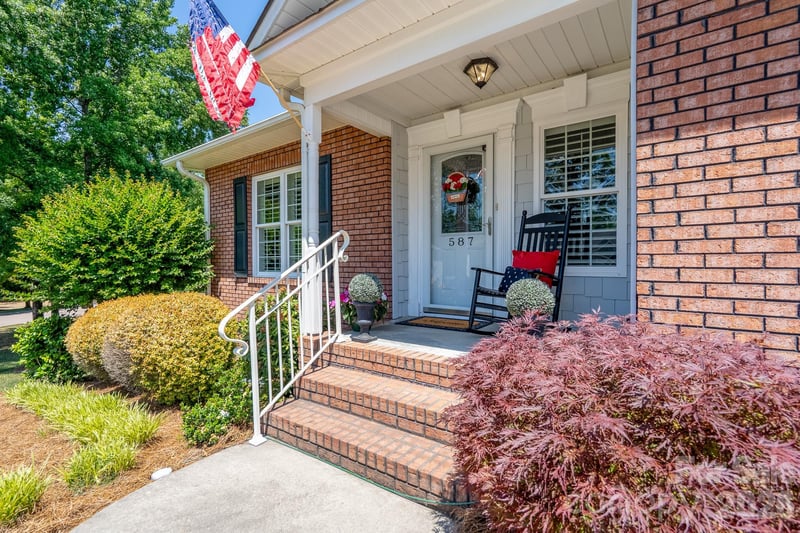 587 Marigold Dr, Kannapolis, NC 28083