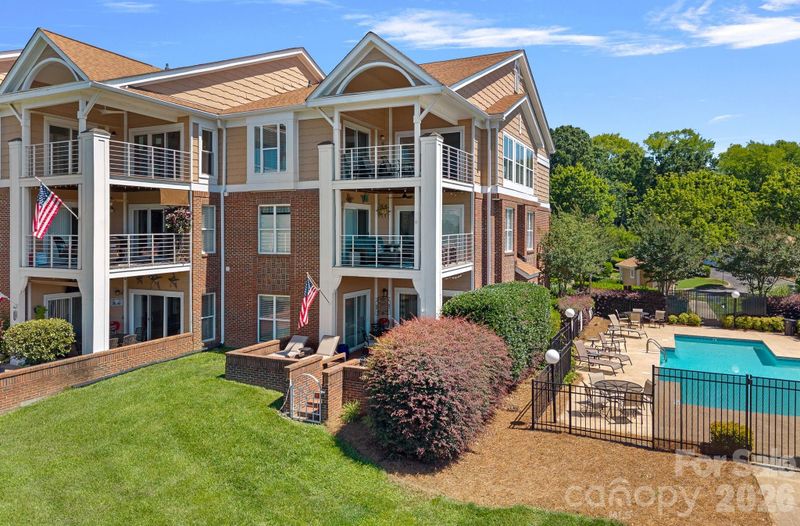 18609 Harborside Dr, Cornelius, NC 28031
