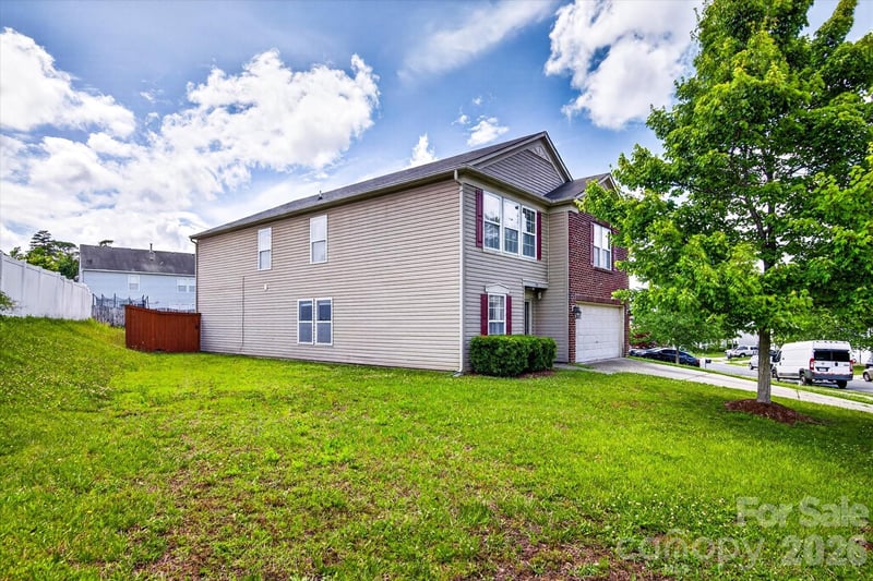 1533 Bray Dr, Charlotte, NC 28214