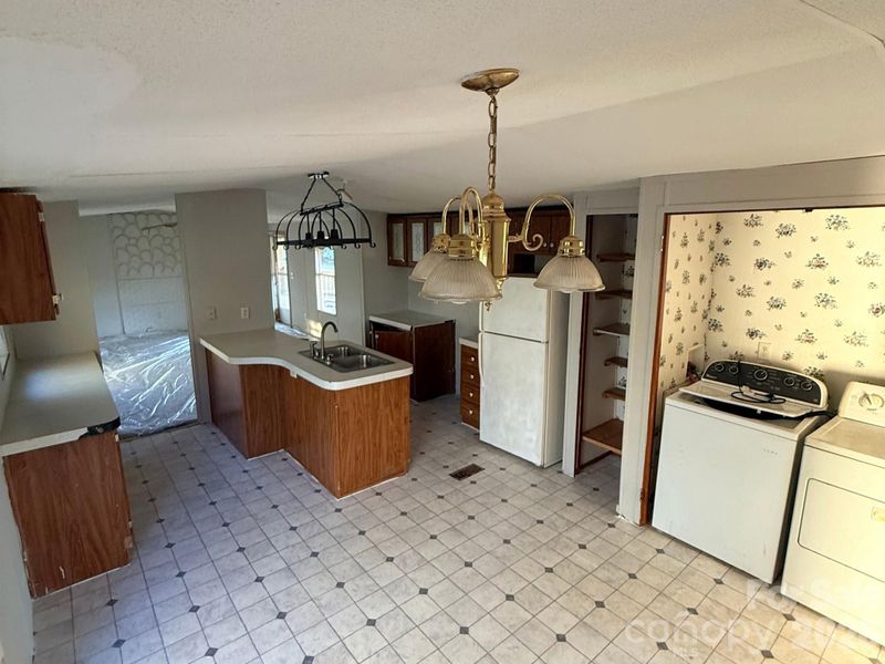 2330 Springdale Dr, Newton, NC 28658