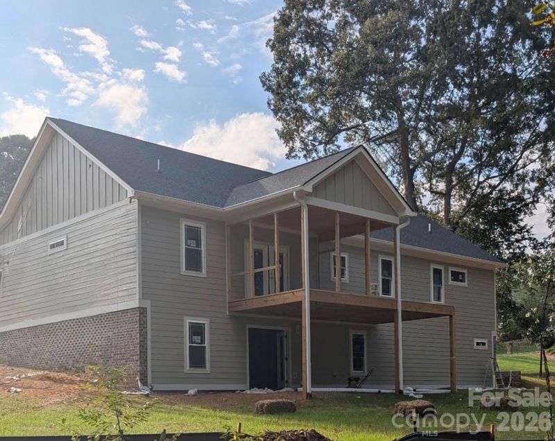 1895 Knolls Dr, Newton, NC 28658
