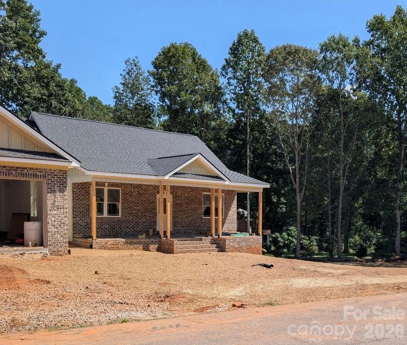 1895 Knolls Dr, Newton, NC 28658