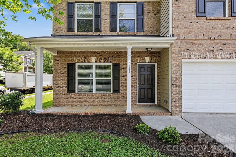 5618 Stowe Derby Dr, Charlotte, NC 28278