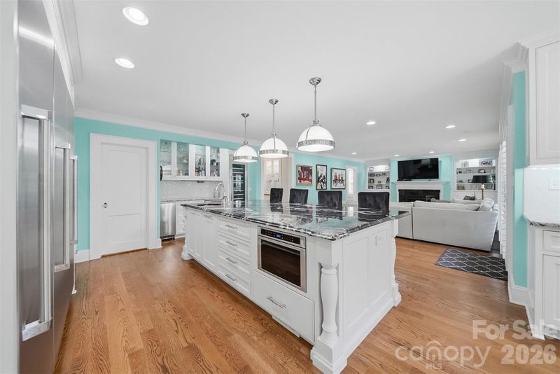 1013 14th Avenue Dr NW, Hickory, NC 28601