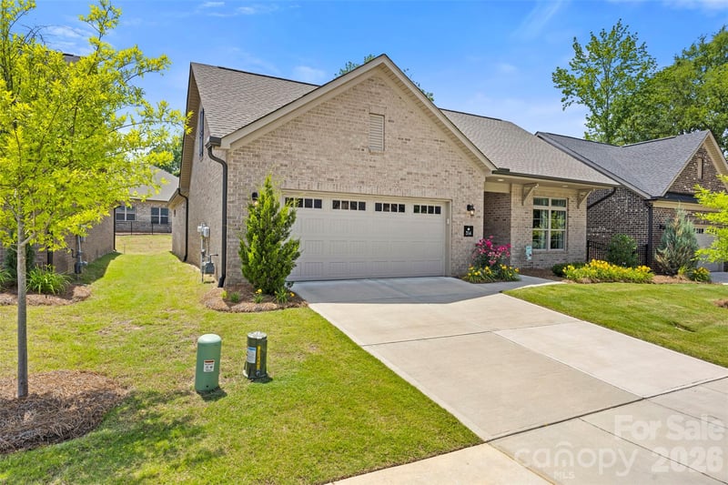 314 Lifestyle Ct, Gastonia, NC 28056