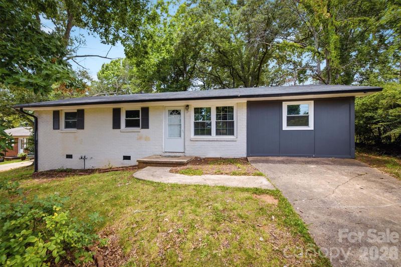 1450 3rd St, Hickory, NC 28602