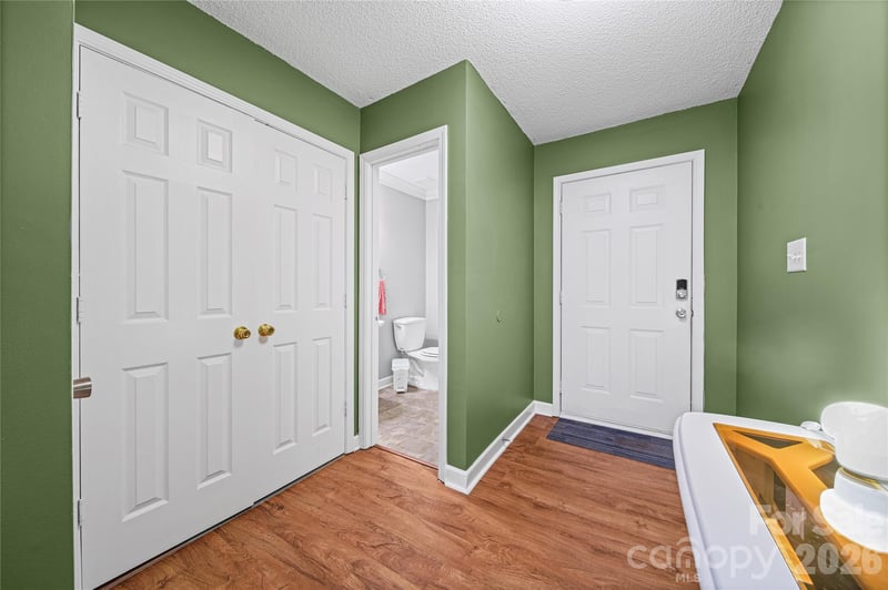 1309 Winding Branch Ct, Charlotte, NC 28216