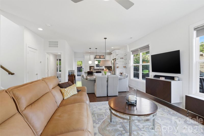715 E 28th St, Charlotte, NC 28205