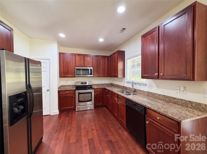 10050 Montrose Dr NW, Charlotte, NC 28269