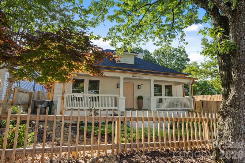 1816 Umstead St, Charlotte, NC 28205