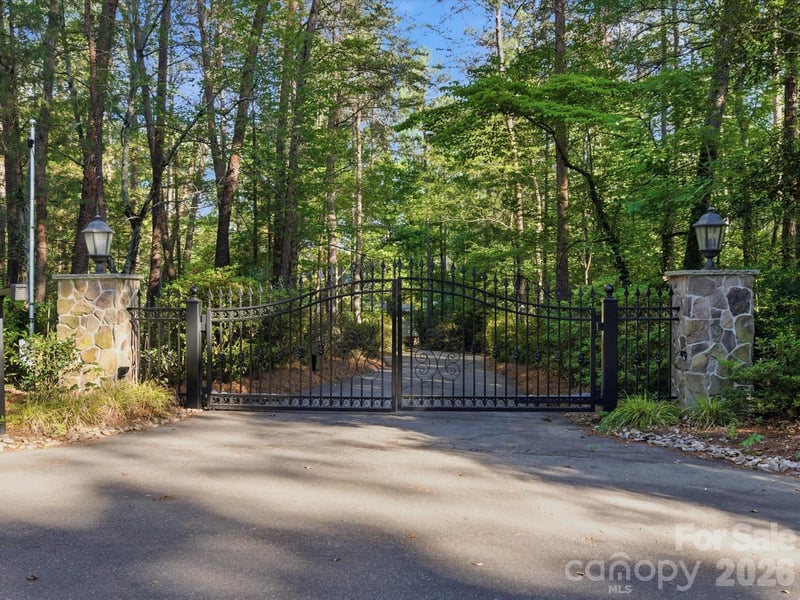 115 Forest Cliff Ct NE, Concord, NC 28025