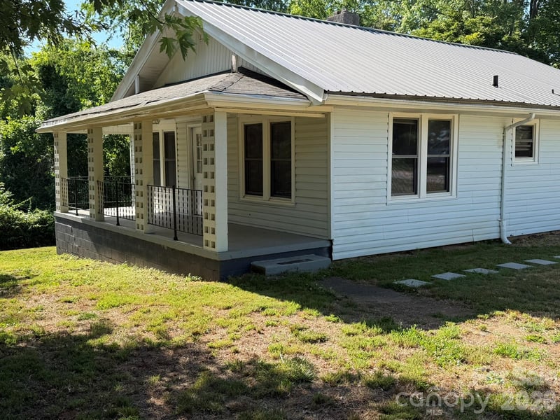41 Oak Hill Dr, Asheville, NC 28806