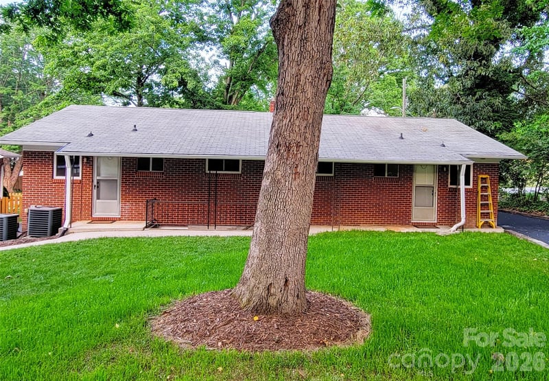 25 Browndale Rd, Asheville, NC 28805