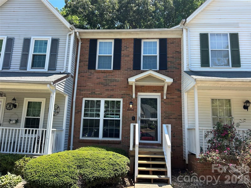 6466 Windsor Gate Ln, Charlotte, NC 28215