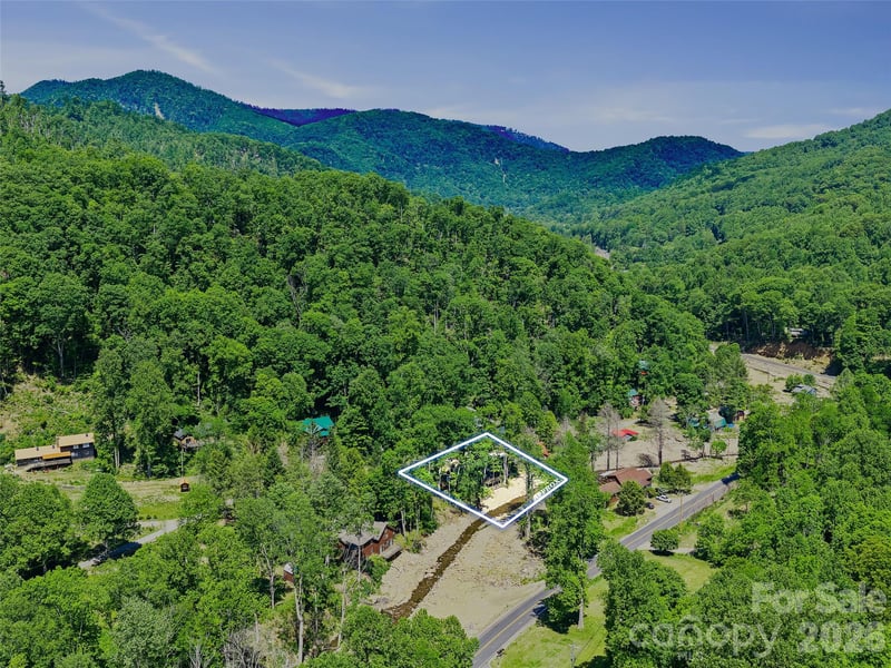 137 Mountain Farm Rd, Burnsville, NC 28714
