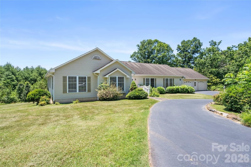 28 Song Bird Ln, Weaverville, NC 28787