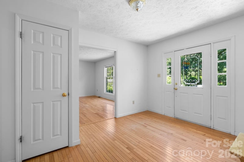 28 Song Bird Ln, Weaverville, NC 28787