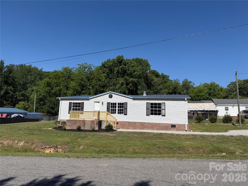 222 E Maine Ave, Bessemer City, NC 28016
