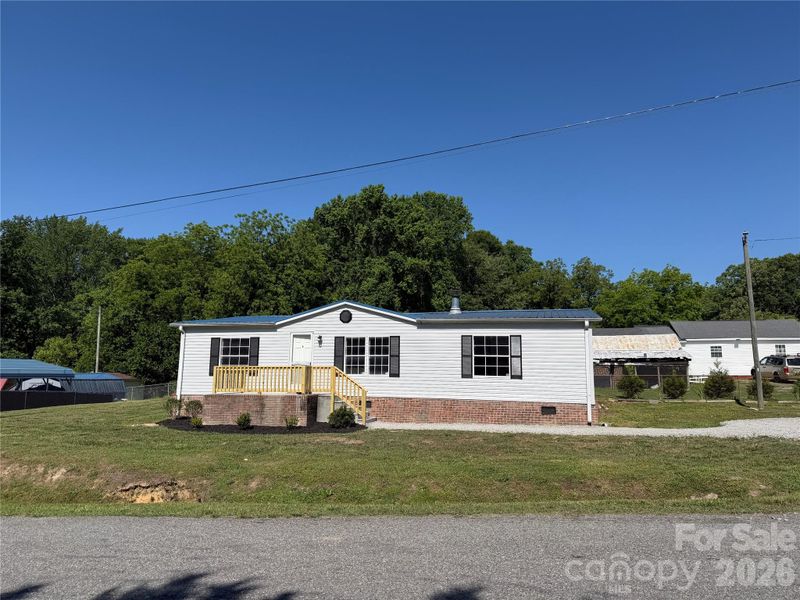 222 E Maine Ave, Bessemer City, NC 28016
