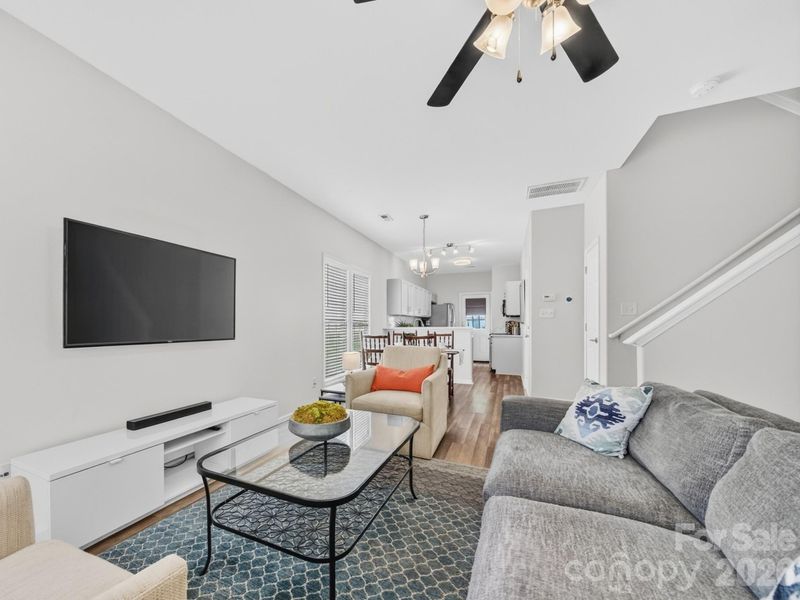 751 Plaza Walk Dr, Charlotte, NC 28215
