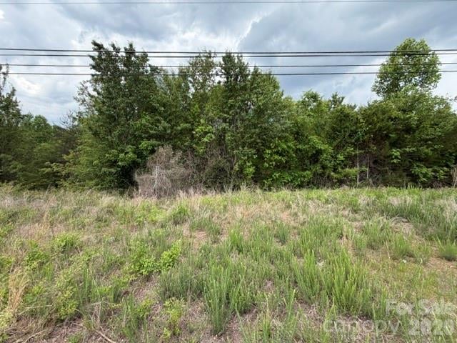 2049 Old Shelby Rd, Hickory, NC 28602