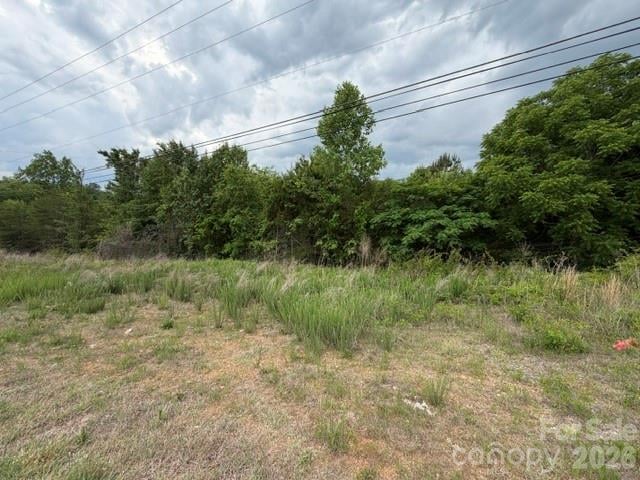 2049 Old Shelby Rd, Hickory, NC 28602
