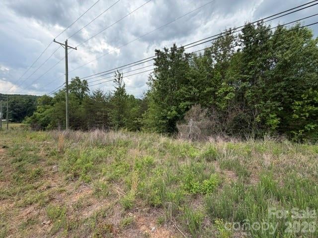 2049 Old Shelby Rd, Hickory, NC 28602