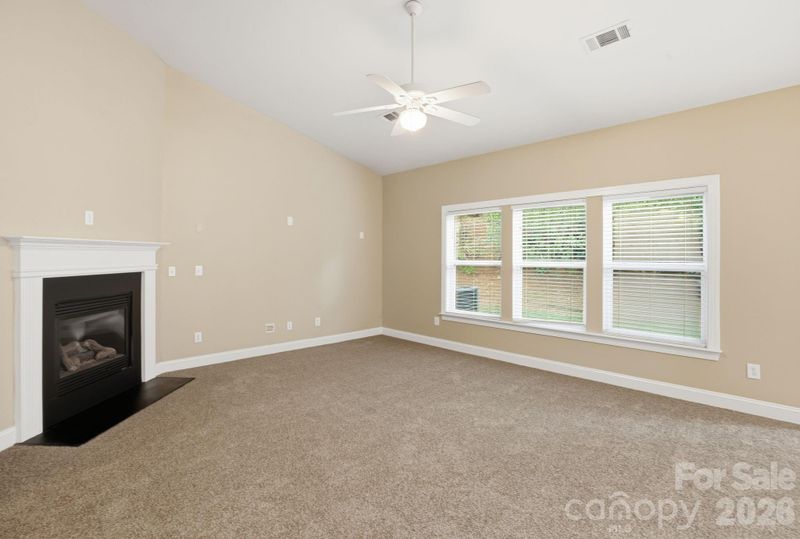9527 Seamill Rd, Charlotte, NC 28278