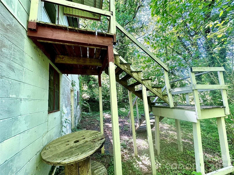 141 10th Ave SE, Hickory, NC 28602
