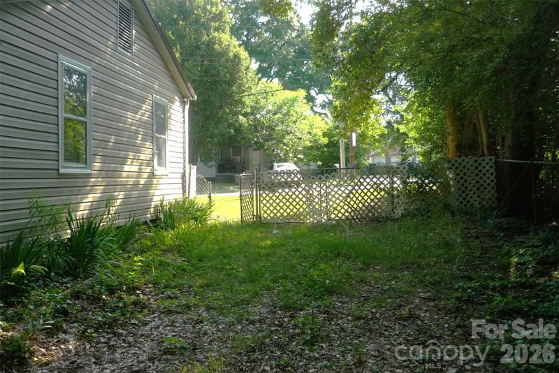 407 N Pear St, Gastonia, NC 28054