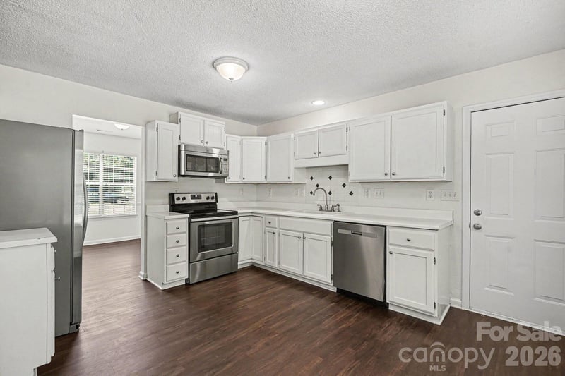 12127 Landing Green Dr, Charlotte, NC 28277