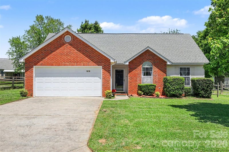 1010 Ridgefield Cir, Indian Trail, NC 28079