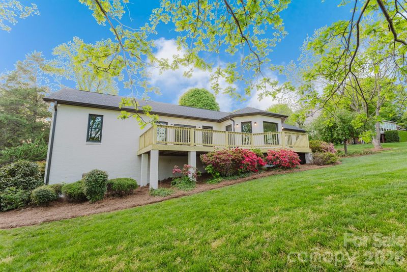3730 Club House Dr NE, Conover, NC 28613