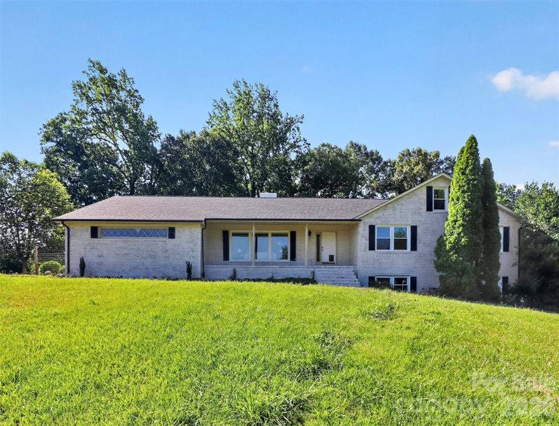 2004 Fountain Ln, Stanley, NC 28164