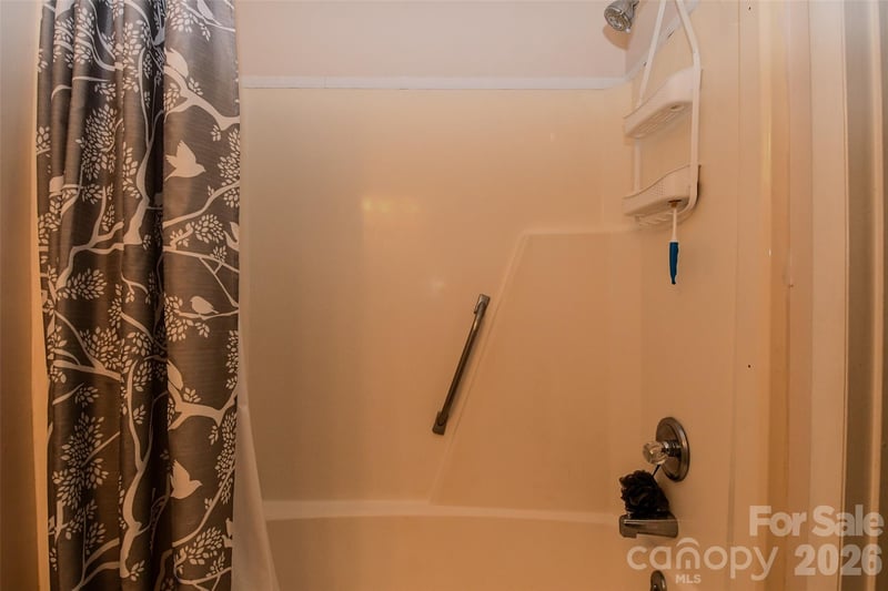 1046 Surry Ln, Gastonia, NC 28054