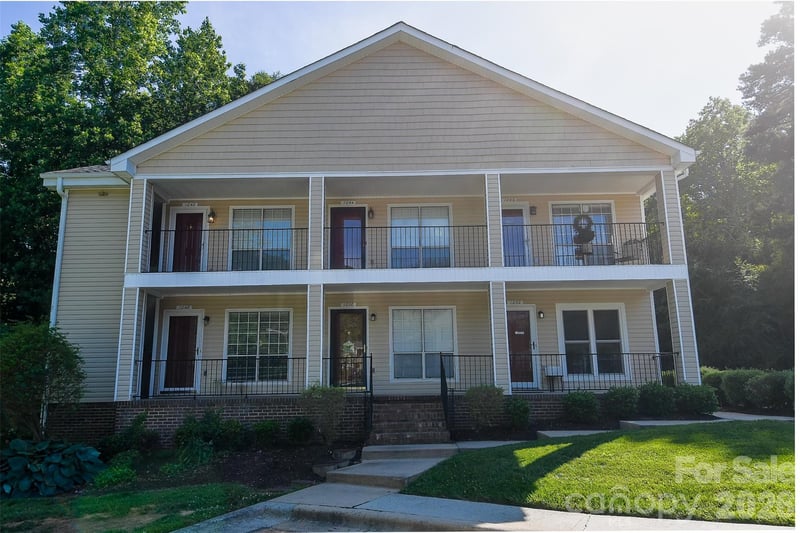 1046 Surry Ln, Gastonia, NC 28054