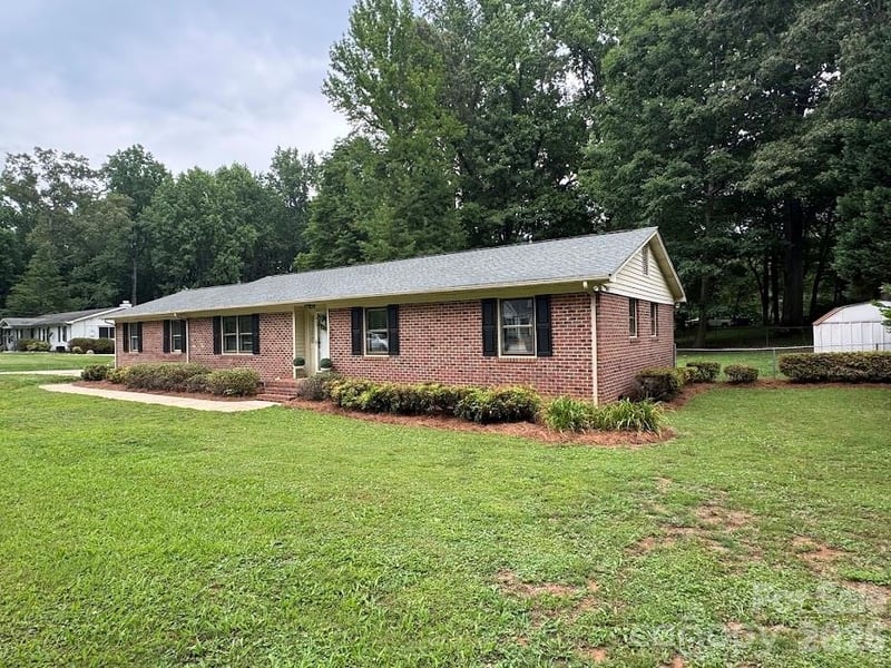 9409 Wedgewood Dr, Huntersville, NC 28078