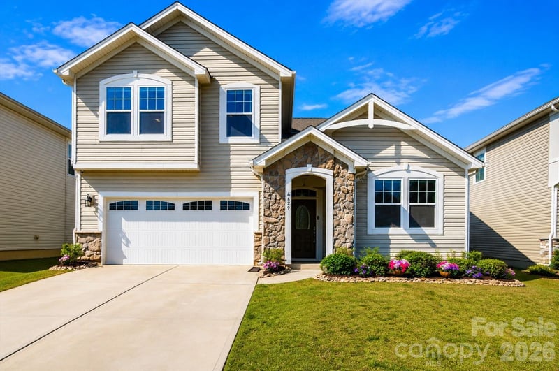 6629 Meridale Forest Dr, Charlotte, NC 28269