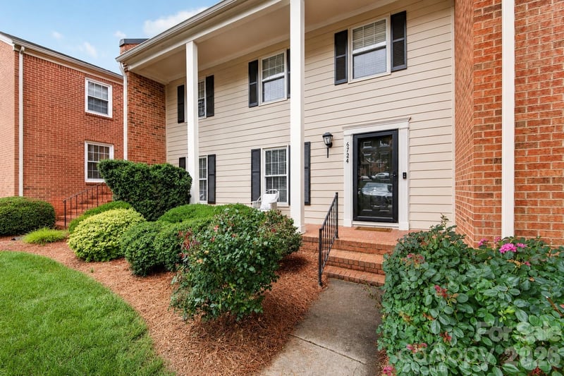 6724 Constitution Ln, Charlotte, NC 28210