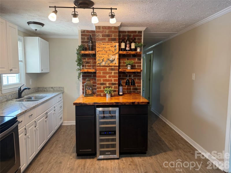 617 Oakwood Ln, Gastonia, NC 28056
